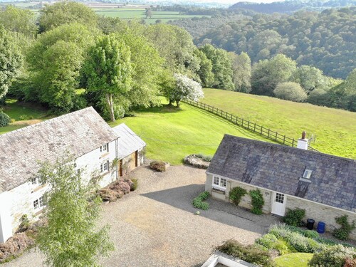 2 bedroom accommodation in Penrherber, Newcastle Emlyn