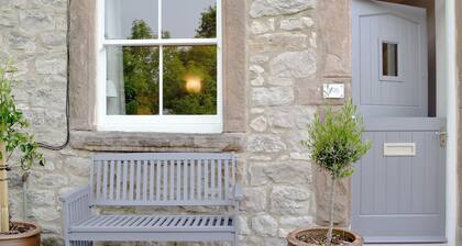 2 bedroom accommodation in Wirksworth, near Matlock