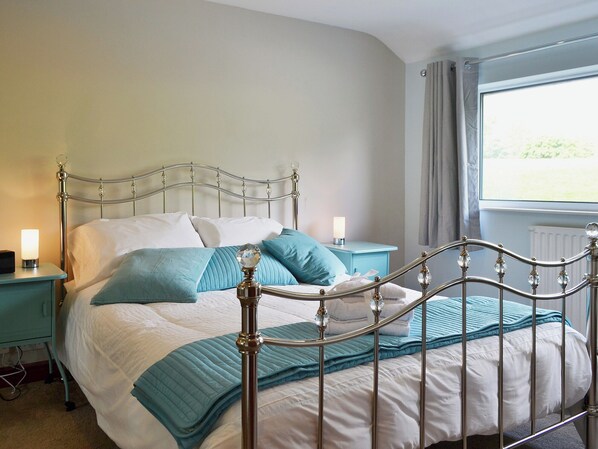 4 bedrooms, free WiFi, bed sheets - 4 bedroom accommodation in Keswick (Keswick)