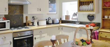 Lave-vaisselle, chaise haute, congélateur