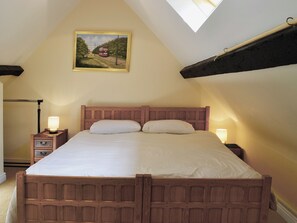 1 bedroom, free WiFi, bed sheets - Trainspotting need not be a fantasy. (Glyndyfrdwy, near Llangollen)