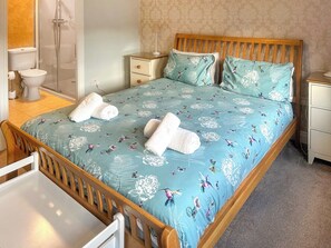 4 bedrooms, free WiFi, bed sheets - 4 bedroom accommodation in Whitby (Whitby)