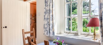 Coachmans Cottage - N832