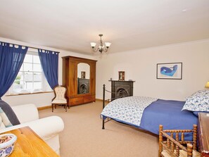 3 bedrooms, free WiFi, bed sheets