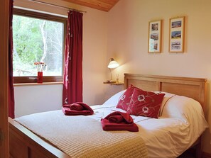 3 bedrooms, free WiFi, bed sheets