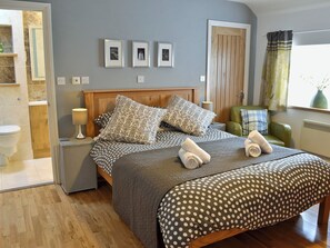 2 bedrooms, free WiFi, bed sheets, wheelchair access