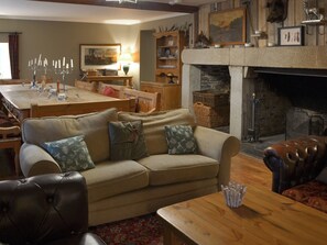 Interior - 8 bedroom accommodation in Colquite, Washaway (Colquite, Washaway)