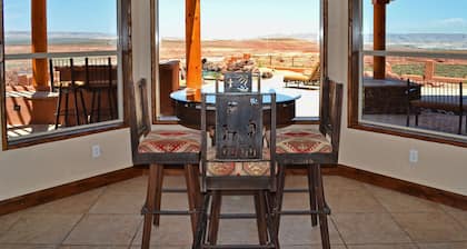 KOKOPELLI HOUSE-Enchanting/Luxurious Desert Southwestern Home w/Panoramic views!