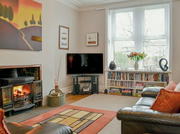 TV, fireplace - 2 bedroom accommodation in Hebden, near Grassington (Hebden, near Grassington)