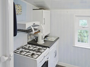 Cookware/dishes/utensils