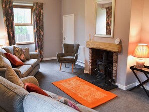 TV, fireplace - 3 bedroom accommodation in Johnston Bridge, near Lockerbie (Johnston Bridge, near Lockerbie)