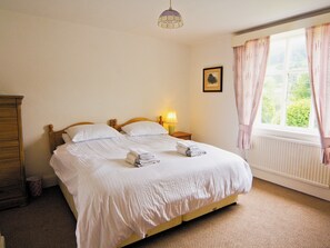 3 bedrooms, free WiFi, bed sheets - Station House - HW7742 (Glyndyfrdwy, near Llangollen)