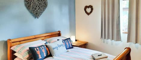 1 bedroom, bed sheets