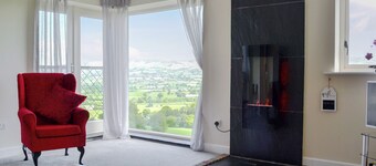 2 bedroom accommodation in Llanrhaeadr, near Denbigh