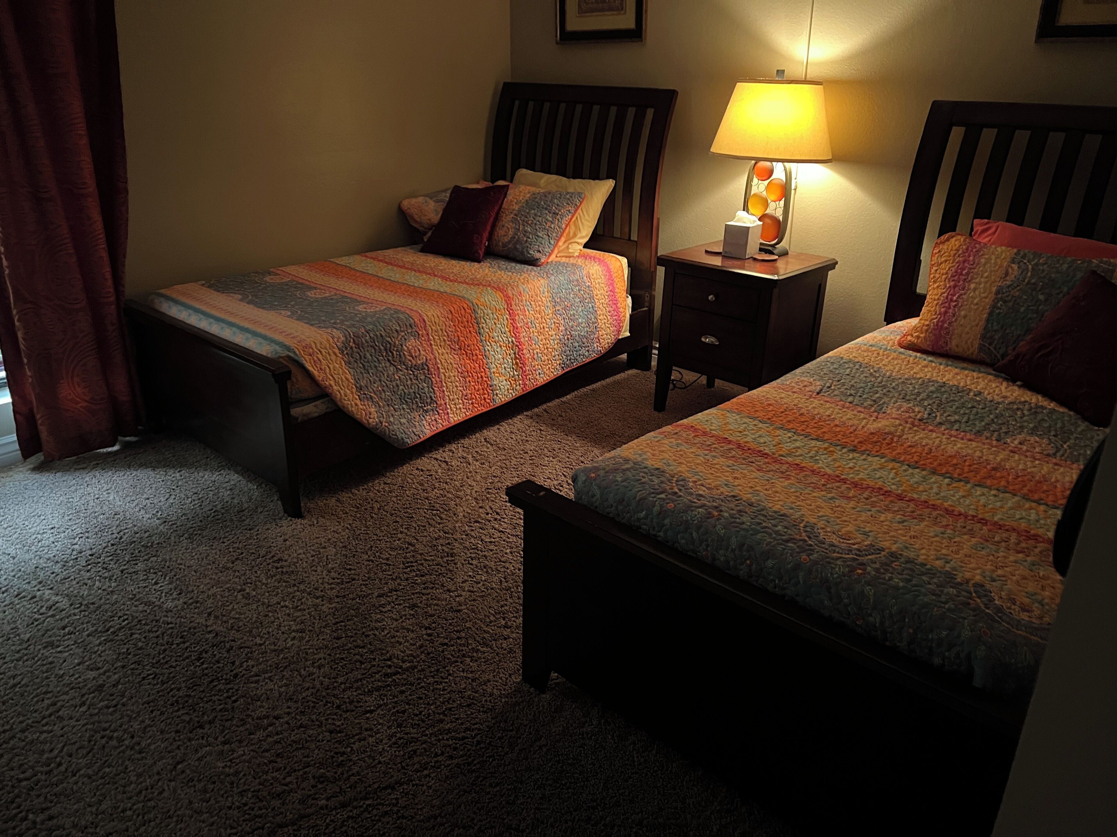 2 bedrooms, iron/ironing board, internet, bed sheets