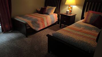2 bedrooms, iron/ironing board, internet, bed sheets