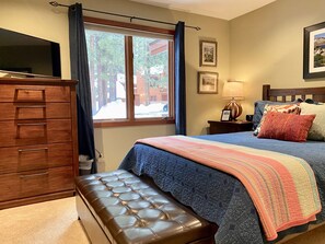 2 bedrooms, free WiFi, bed sheets - Cozy, Spotless, Family Friendly - Walk to dining/shops, new remodeled bathrooms (Mammoth Lakes)