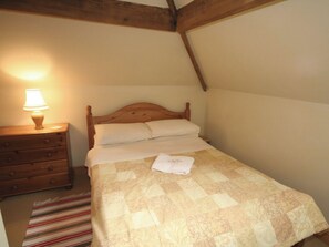 3 quartos, Wi-Fi de cortesia, roupa de cama