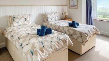 3 bedrooms, free WiFi, bed sheets