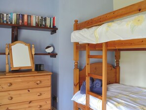 3 bedrooms, free WiFi, bed sheets