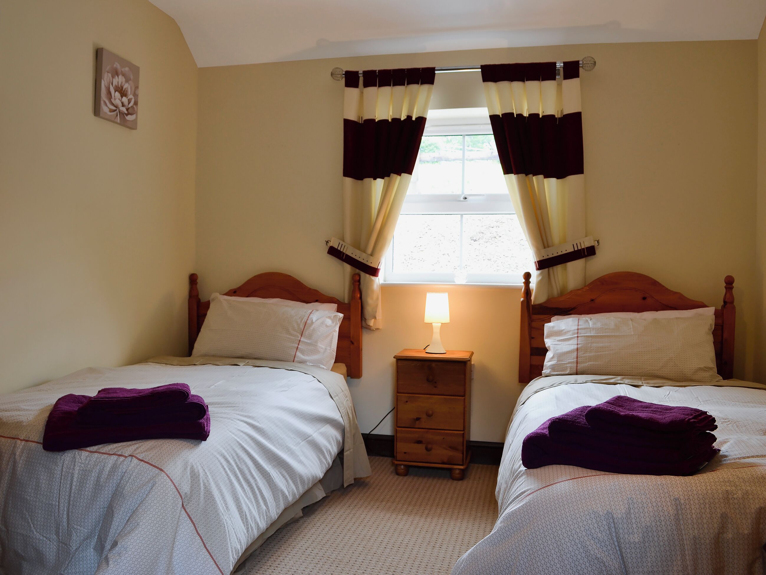 2 chambres, accès au Wi-Fi (inclus), literie fournie