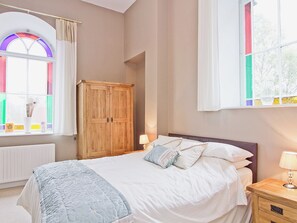 6 quartos, Wi-Fi de cortesia, roupa de cama