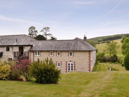 1 bedroom accommodation in East Meon, Petersfield