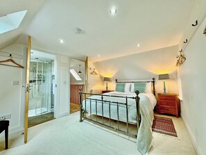 4 bedrooms, free WiFi, bed sheets