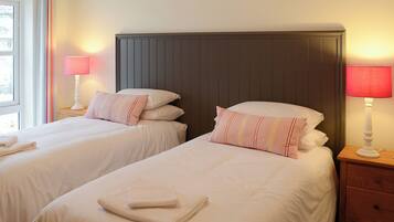 4 bedrooms, free WiFi, bed sheets