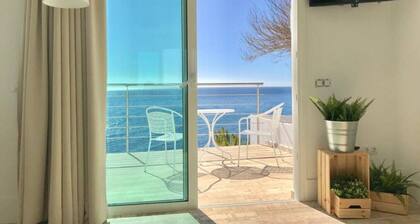 CASA ATLANTICA* - Beautiful Seaview Apartment upper floor