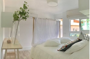 1 chambre, fer et planche Ă repasser, Wi-Fi gratuit, draps fournis