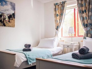 3 bedrooms, free WiFi, bed sheets
