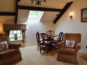 Dining - 2 bedroom accommodation in Akeld, Wooler (Akeld, Wooler)