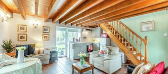 1 bedroom accommodation in Gowerton, Gower