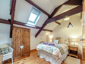 1 bedroom, free WiFi, bed sheets