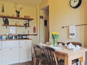 Dishwasher, highchair - 3 bedroom accommodation in Broome Chatwall, near Church Stretton (Broome Chatwall, near Church Stretton)