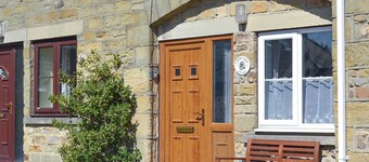Crown Courtyard Cottage