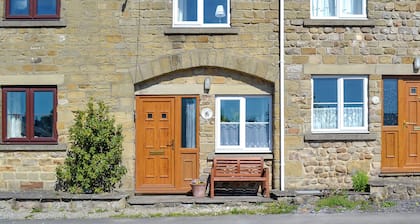 Crown Courtyard Cottage