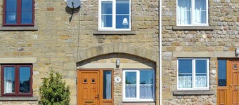 Crown Courtyard Cottage