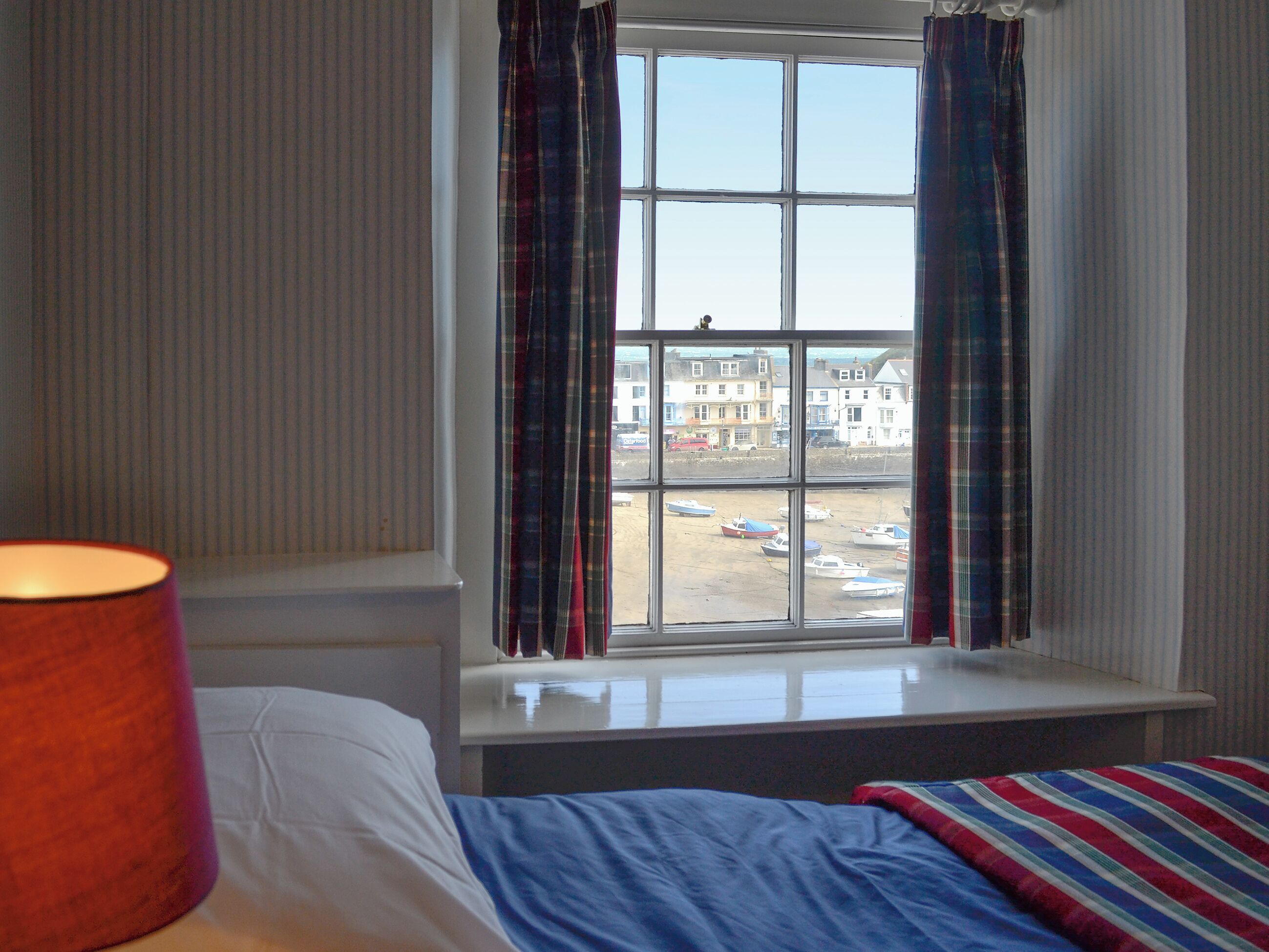 2 bedrooms, WiFi (free), bed sheets