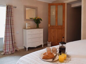 3 عدّة غرف نوم وواي فاي مجانًا وملاءات أسرّة