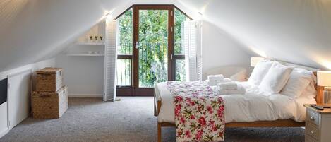 3 عدّة غرف نوم وواي فاي مجانًا وملاءات أسرّة