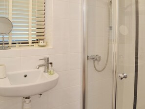 Towels - 3 bedroom accommodation in Penelewey, near Truro (Penelewey, near Truro)