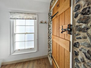 Unclassified image, 5 of 18, button