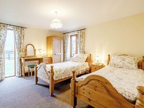 3 Schlafzimmer, kostenloses WLAN, Bettwäsche, Rollstuhlgeeignet