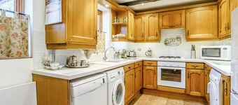 Archway Barn - E3864