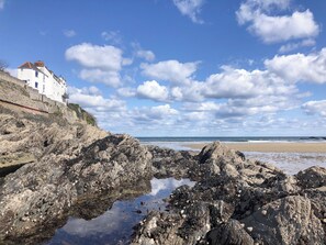 Unclassified image, 5 of 26, button - Puffin Burrow, a beautiful historic couples retreat overlooking the Cove. (Portmellon, near Mevagissey)