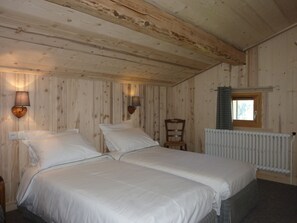 2 عدّة غرف نوم ومكواة/لوح كي وخدمة الإنترنت