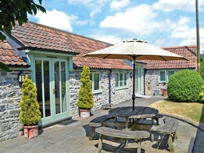 Outdoor dining - Bluebell Cottage - E4741 (Chipping Sodbury)