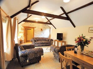 Living area - Bluebell Cottage - E4741 (Chipping Sodbury)